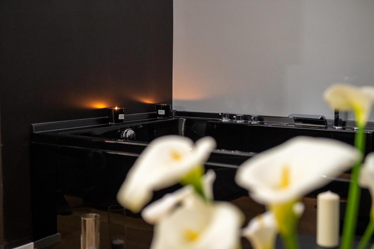 Contemporaneamente 147 - Modern & Comfort Rooms Bari Esterno foto
