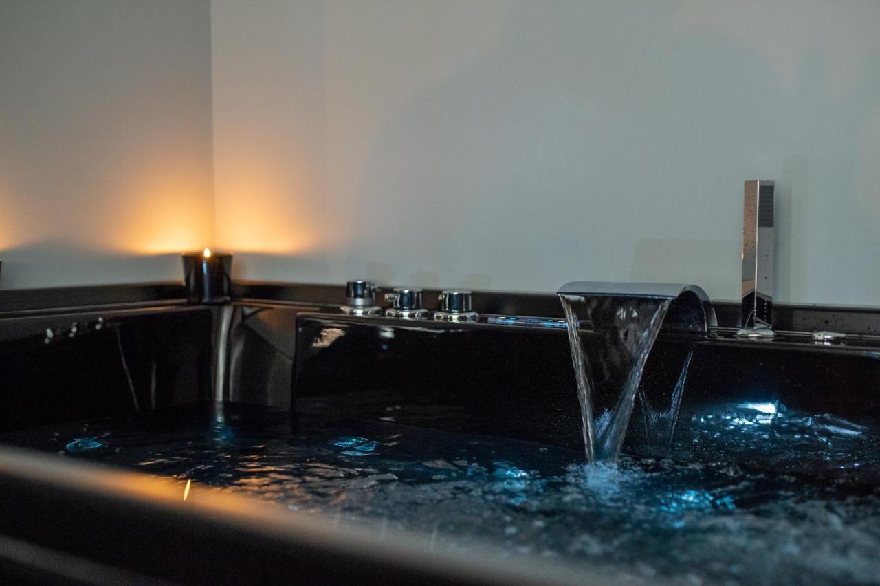 Contemporaneamente 147 - Modern & Comfort Rooms Bari Esterno foto