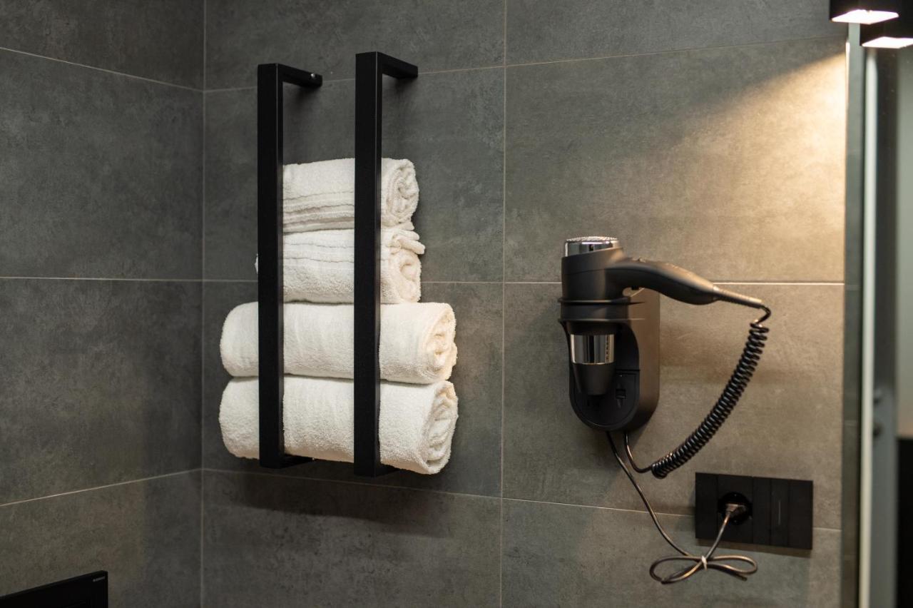 Contemporaneamente 147 - Modern & Comfort Rooms Bari Esterno foto