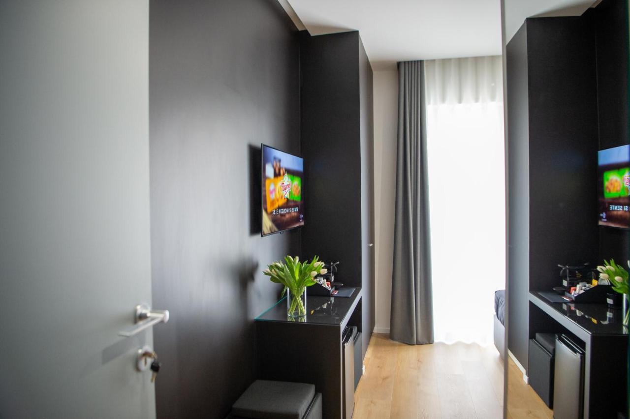 Contemporaneamente 147 - Modern & Comfort Rooms Bari Esterno foto