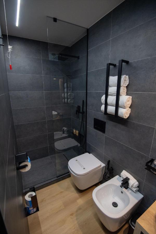 Contemporaneamente 147 - Modern & Comfort Rooms Bari Esterno foto