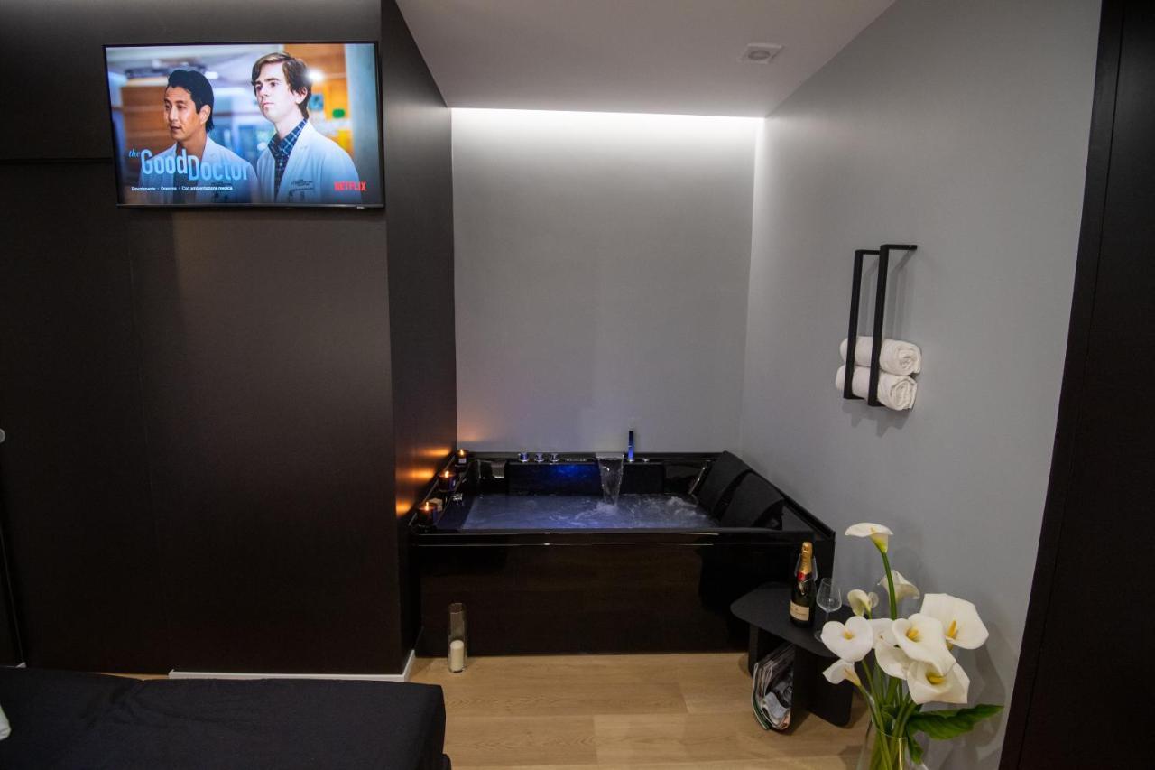 Contemporaneamente 147 - Modern & Comfort Rooms Bari Esterno foto